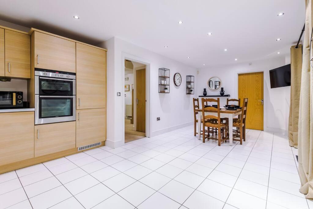 Luxurious Cosy 4Br Home Cheshire Saughall Bagian luar foto
