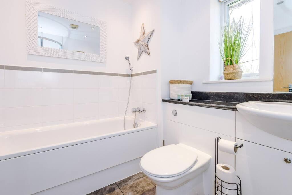 Luxurious Cosy 4Br Home Cheshire Saughall Bagian luar foto